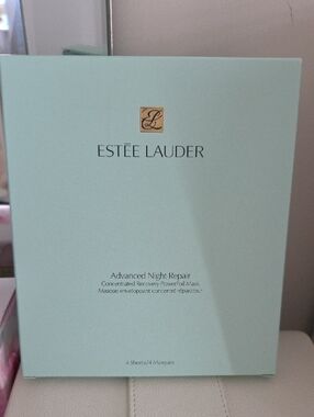 Estee Lauder Advanced Night Repair Mask - Light Mint Green and Gold